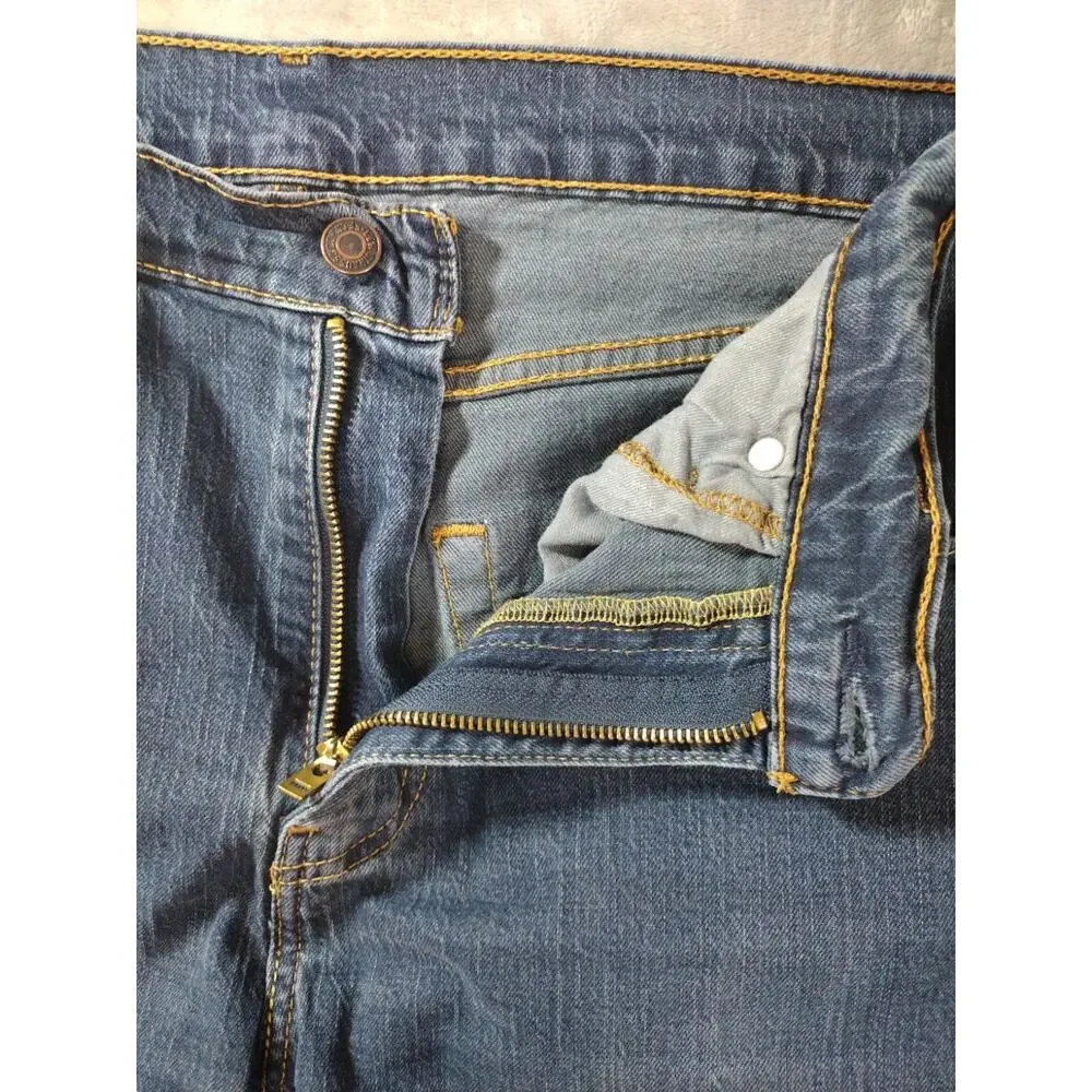 Levis include like stretch